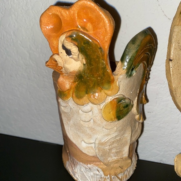 Vintage Stoneware Folk Art Rustic 11 1/2”Hanging Rooster and 7”Utensil Holder - Picture 12 of 14